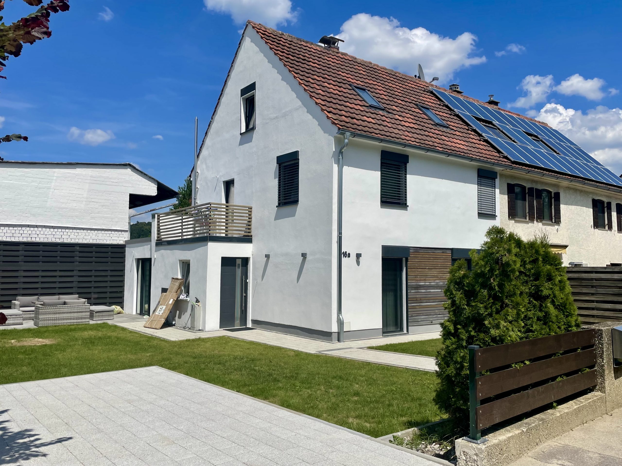 Moderne Doppelhaushälfte mit 160 m² Wohnfläche in Dinkelscherben bei Augsburg